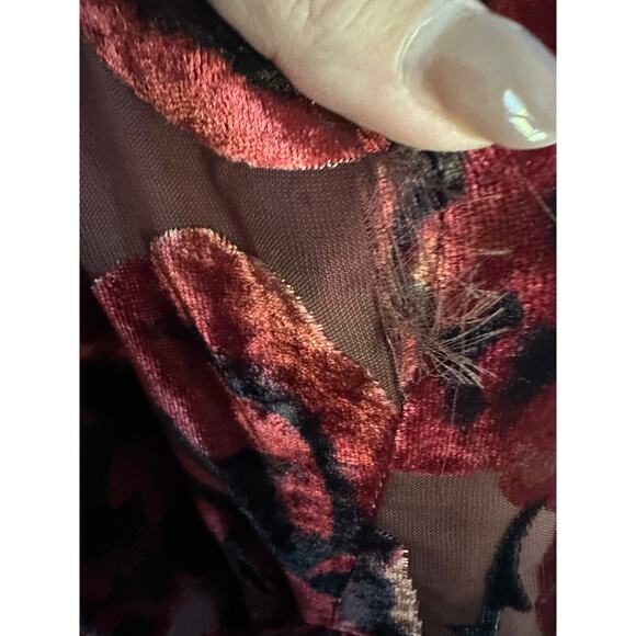Hutch x RTR Red Velvet Floral Burnout Ruffle Gown Size Medium * - Picture 7 of 9